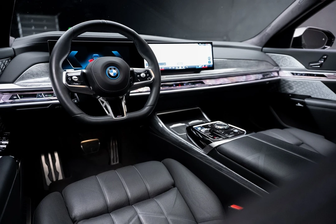 2023 BMW G70 7 Series - Image 2 of 12
