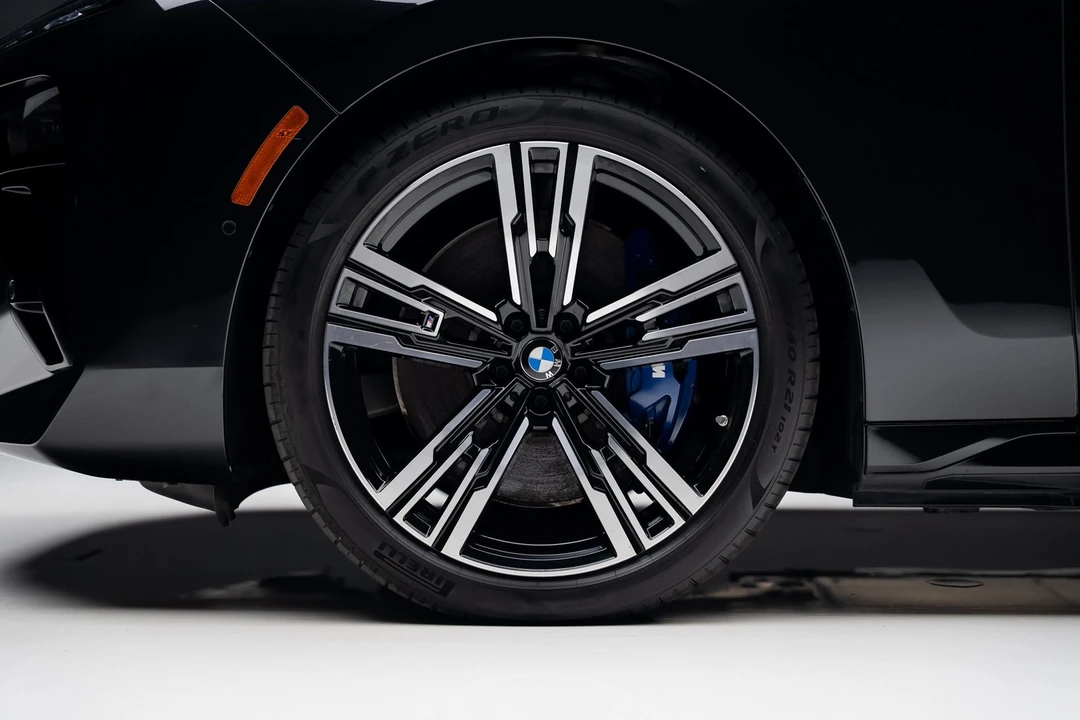 2023 BMW G70 7 Series - Image 18 of 21