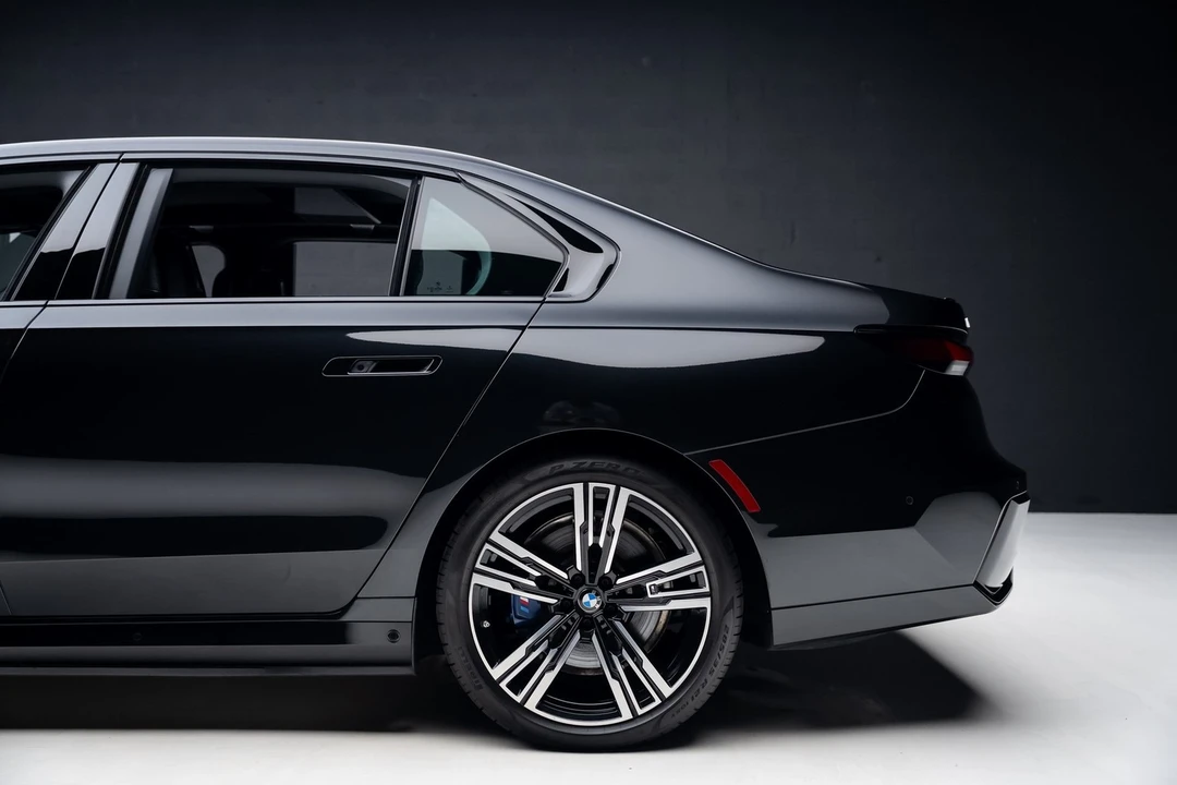 2023 BMW G70 7 Series - Image 19 of 21
