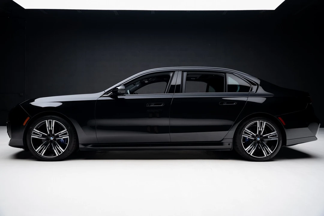 2023 BMW G70 7 Series - Image 16 of 21