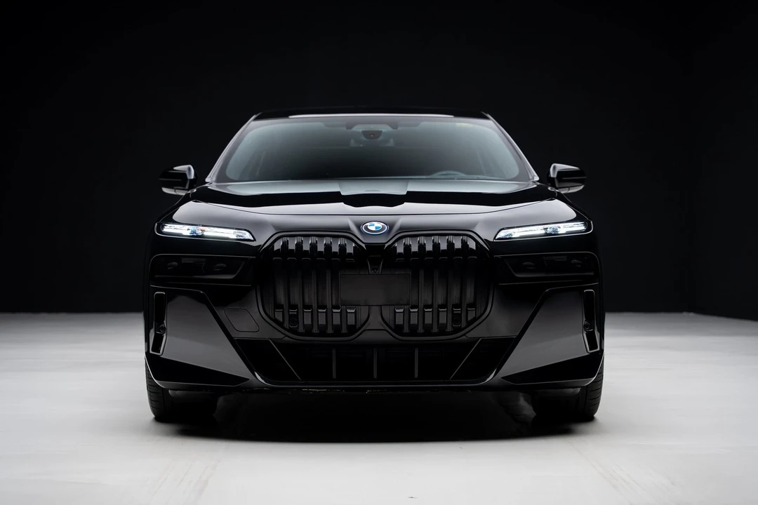 2023 BMW G70 7 Series - Image 8 of 12