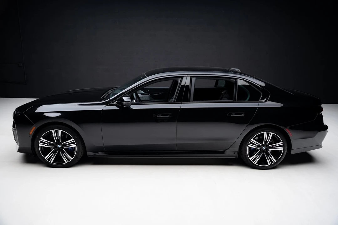 2023 BMW G70 7 Series - Image 16 of 21
