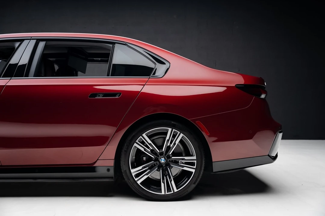 2023 BMW G70 7 Series - Image 18 of 21