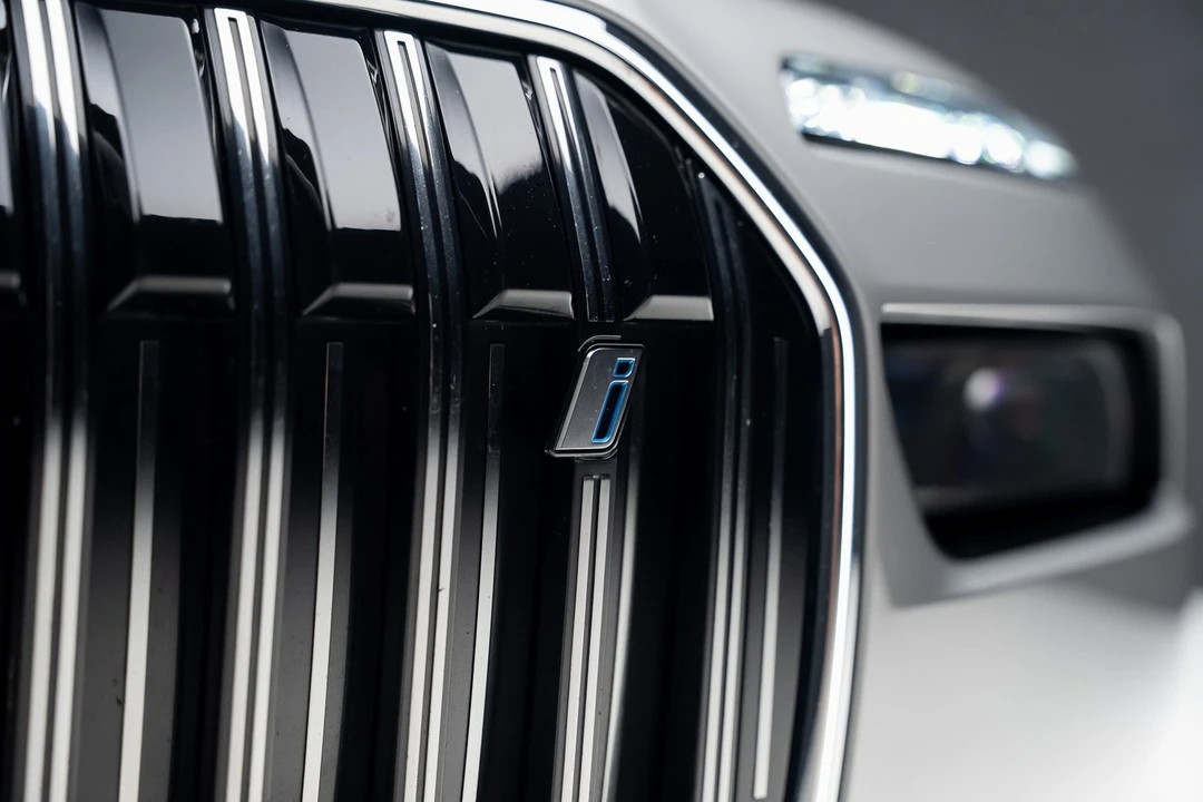 2023 BMW G70 7 Series - Image 13 of 21