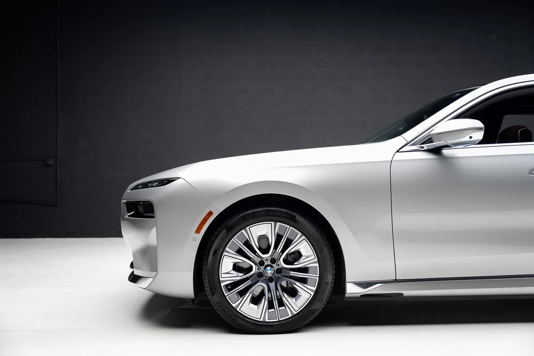 2023 BMW G70 7 Series - Image 18 of 21
