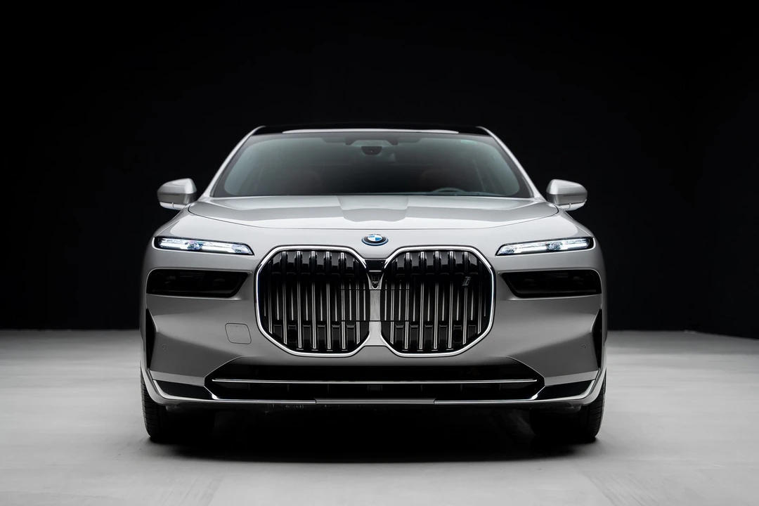 2023 BMW G70 7 Series - Image 7 of 12