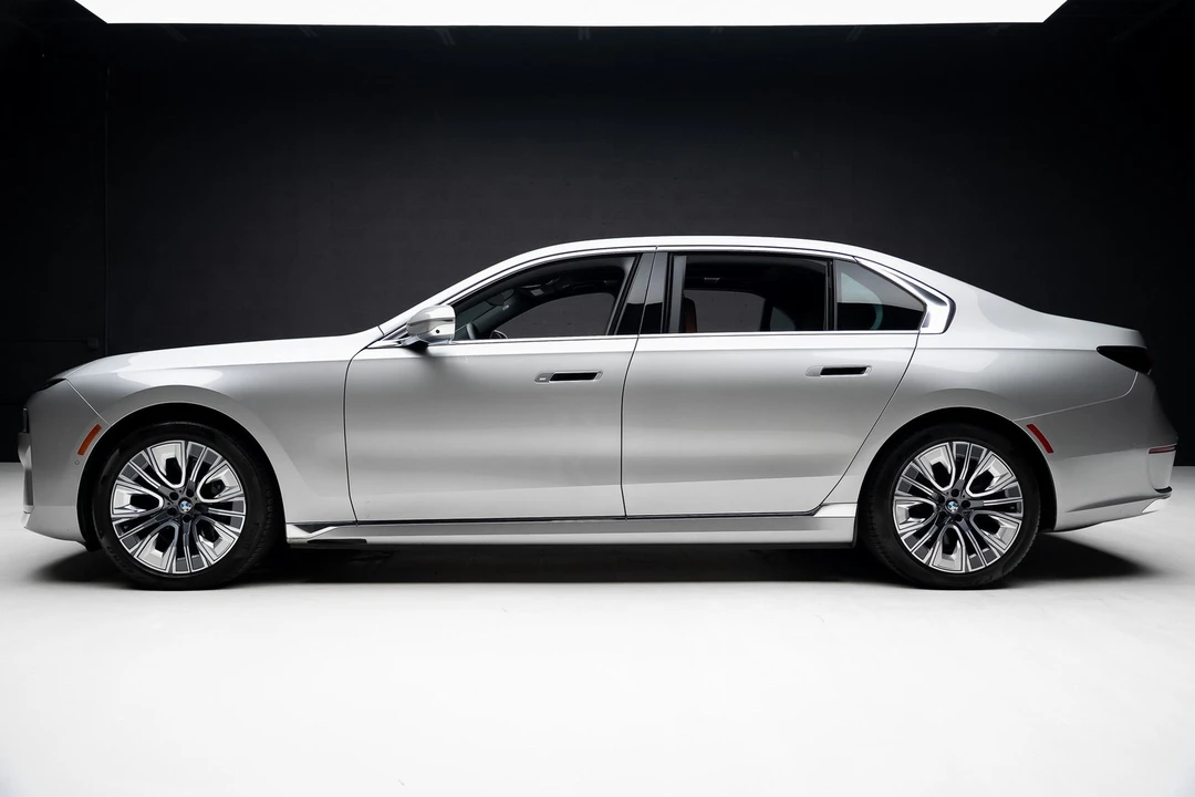 2023 BMW G70 7 Series - Image 17 of 21