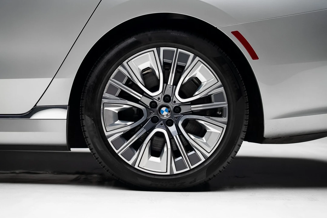 2023 BMW G70 7 Series - Image 21 of 21