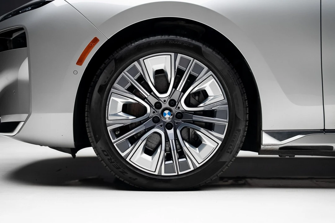 2023 BMW G70 7 Series - Image 19 of 21