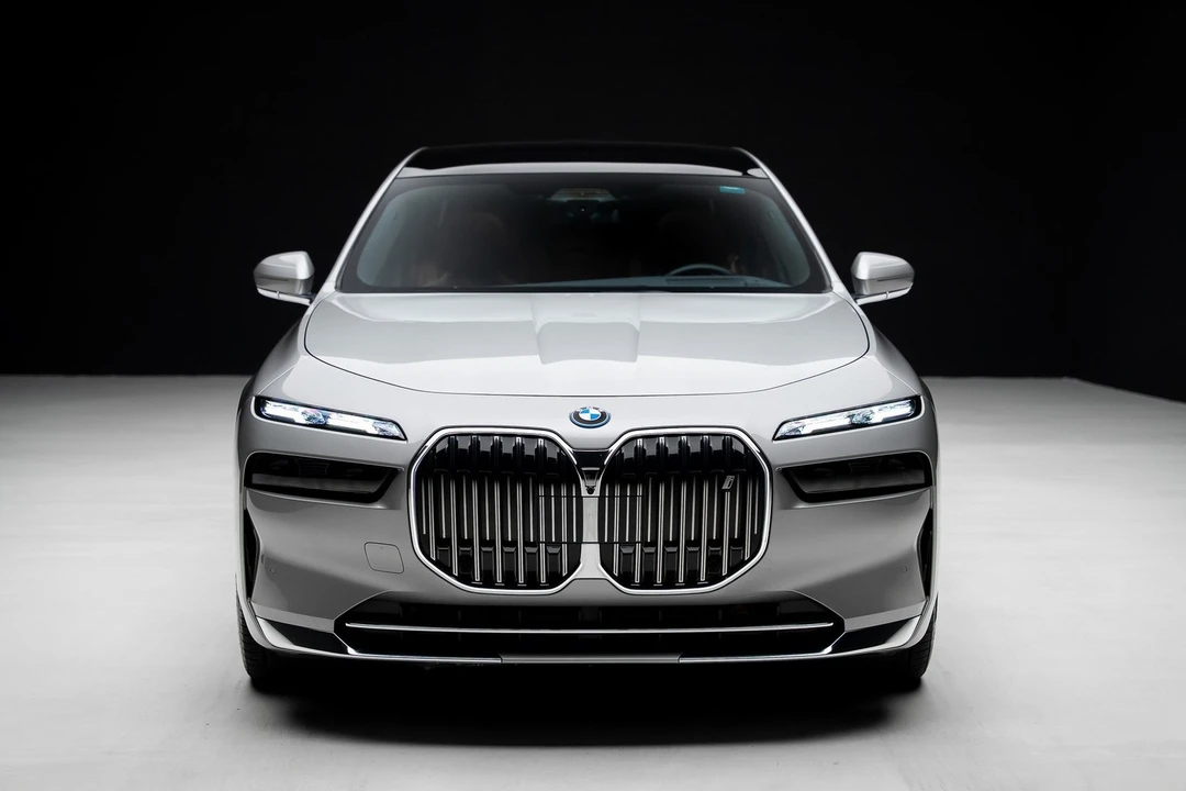 2023 BMW G70 7 Series - Image 6 of 12