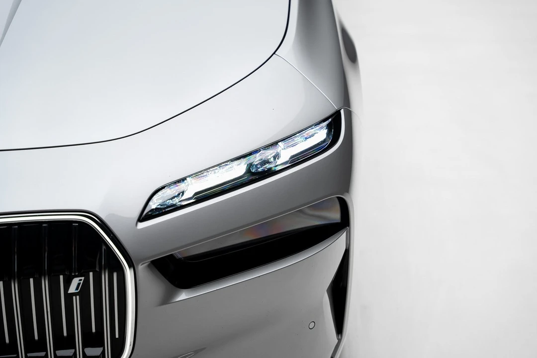 2023 BMW G70 7 Series - Image 10 of 21