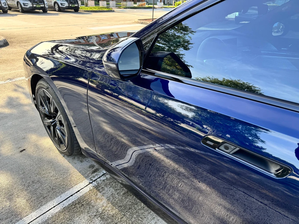 2023 BMW G70 7 Series - Image 29 of 31