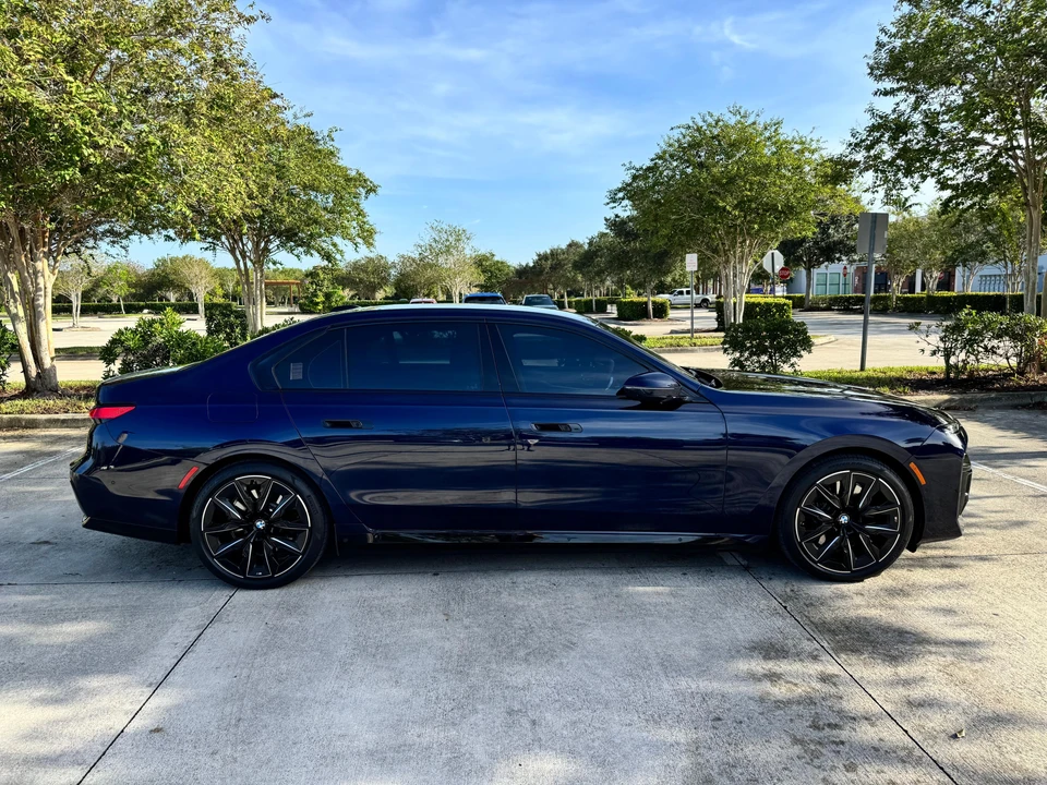 2023 BMW G70 7 Series - Image 22 of 31