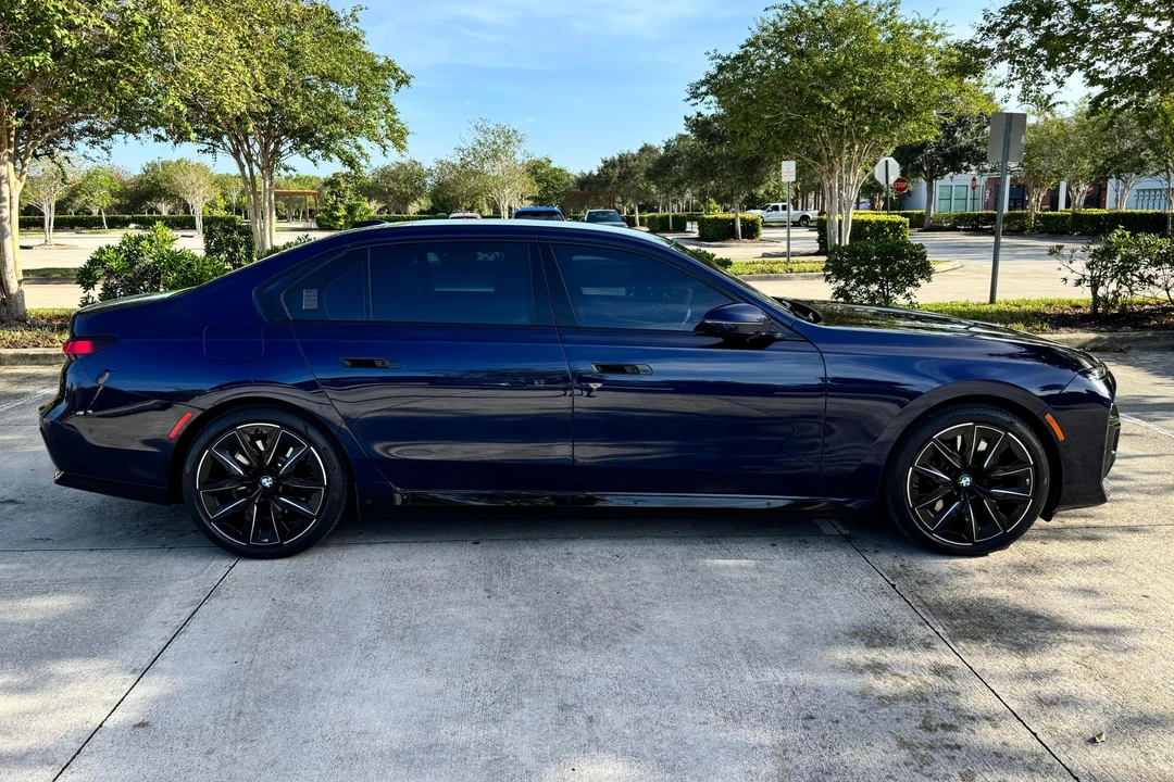 2023 BMW G70 7 Series - Image 3 of 31