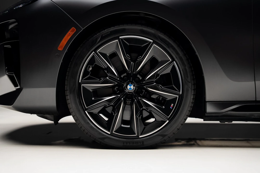 2023 BMW G70 7 Series - Image 18 of 21