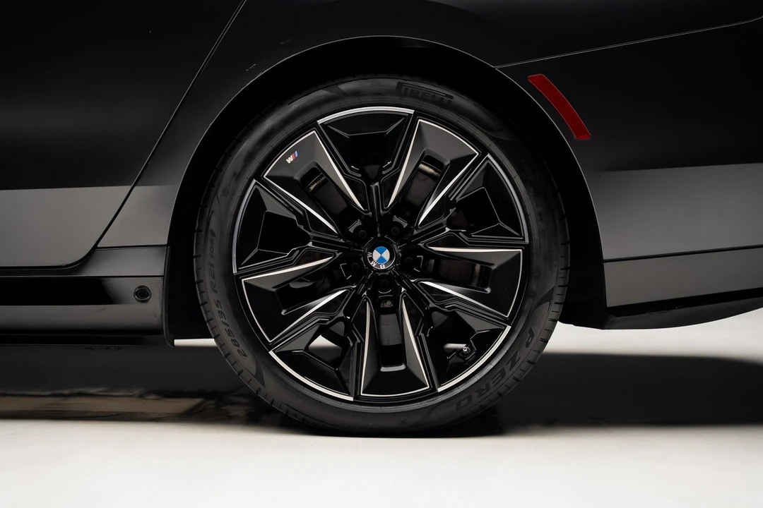 2023 BMW G70 7 Series - Image 20 of 21