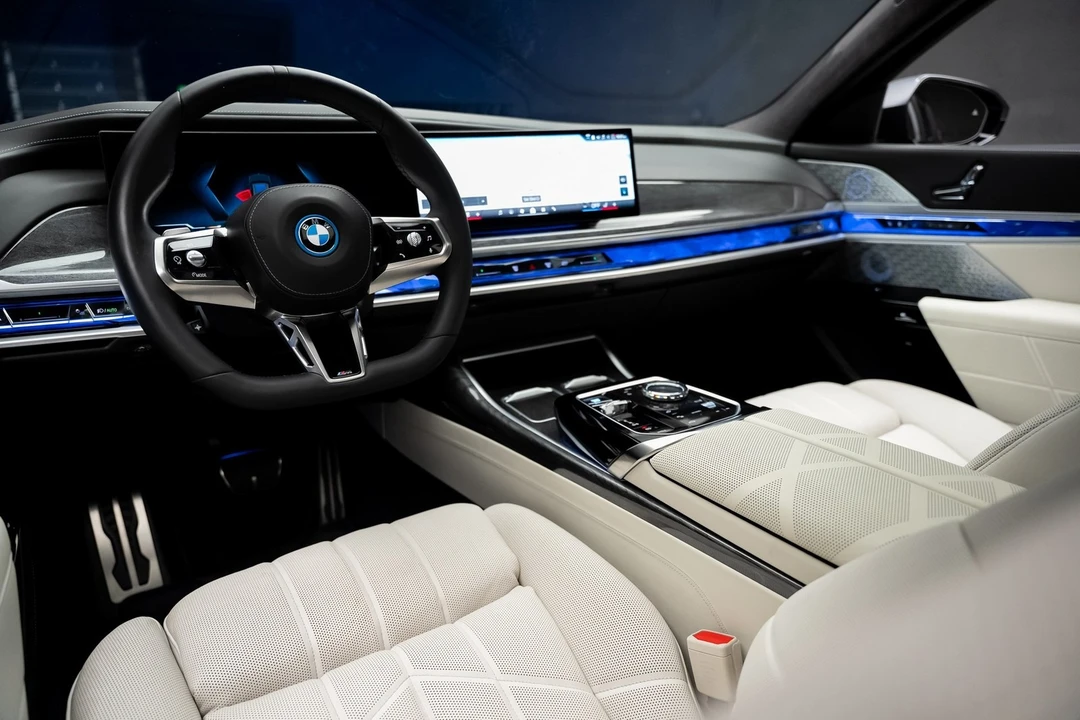 2023 BMW G70 7 Series - Image 2 of 12