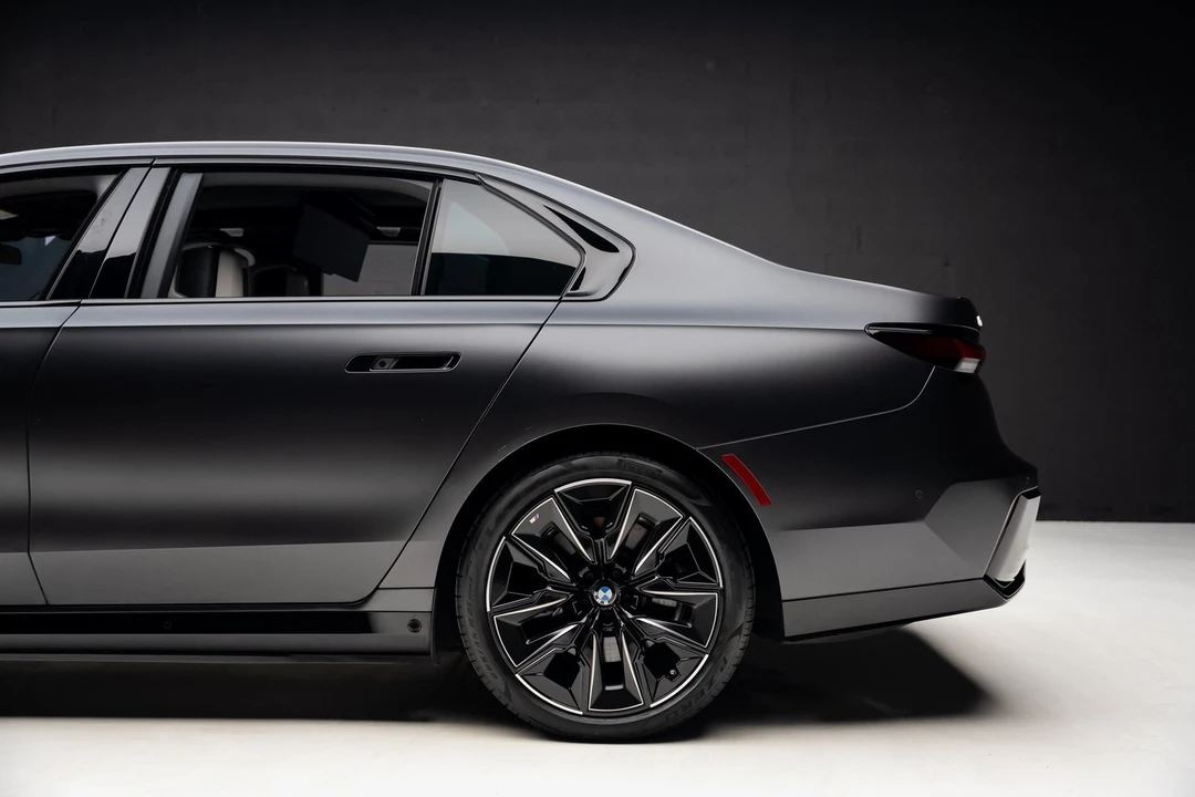 2023 BMW G70 7 Series - Image 19 of 21
