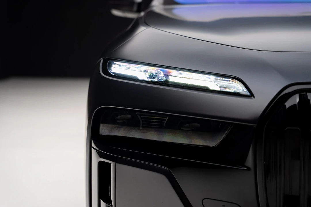 2023 BMW G70 7 Series - Image 8 of 12