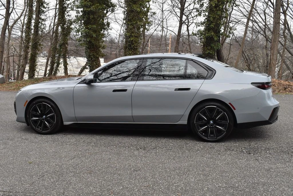 2023 BMW G70 7 Series - Image 4 of 12