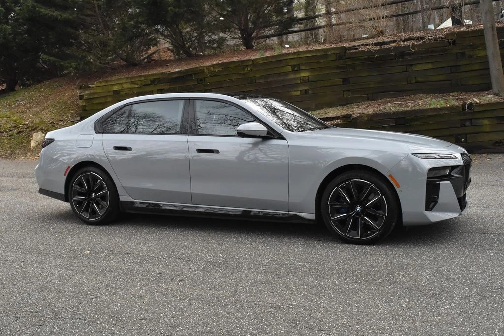 2023 BMW G70 7 Series - Image 10 of 12