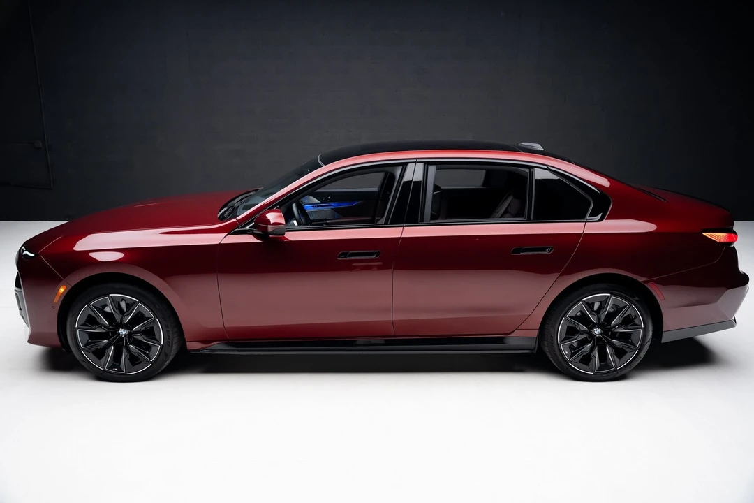 2023 BMW G70 7 Series - Image 16 of 21
