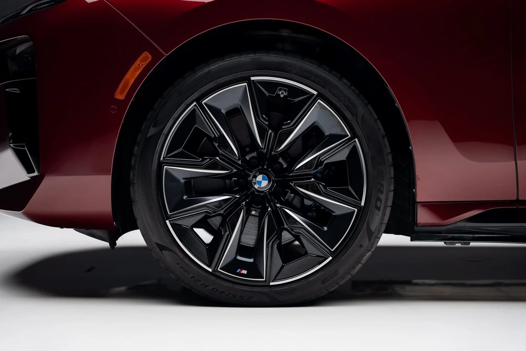 2023 BMW G70 7 Series - Image 18 of 21