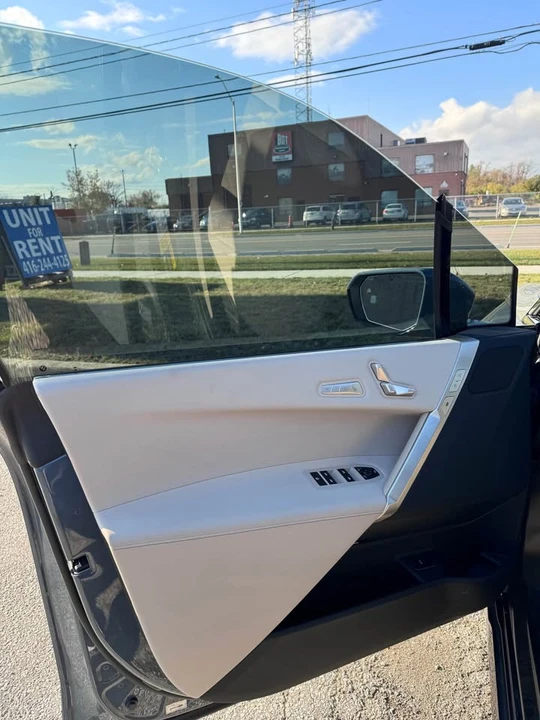 2023 BMW I20 iX - Image 9 of 10