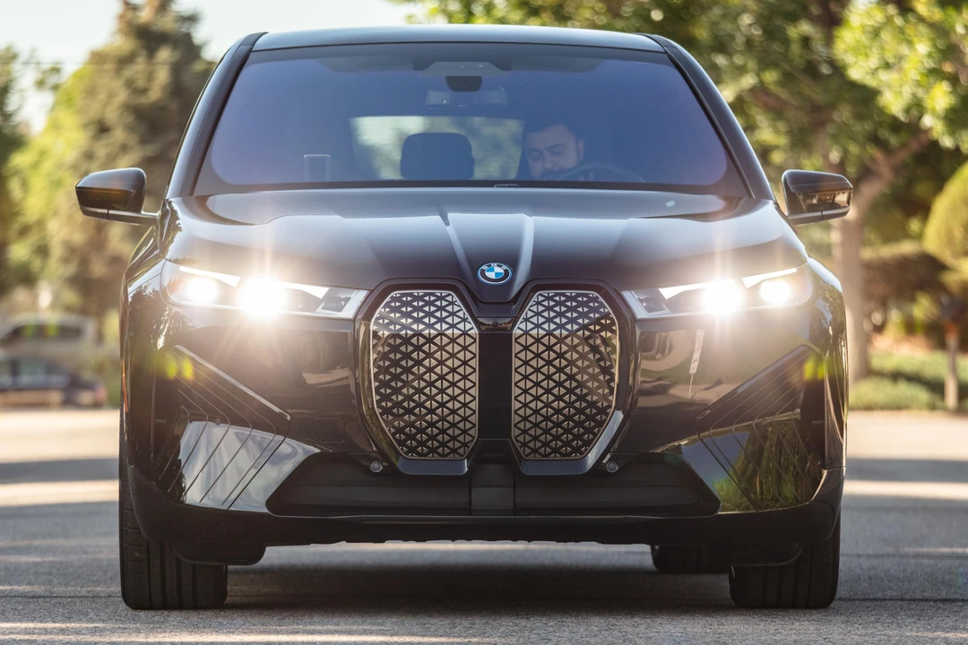 2023 BMW I20 iX M60 - Image 2 of 31