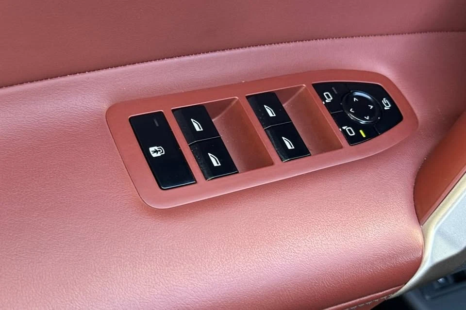 2023 BMW I20 iX - Image 12 of 19