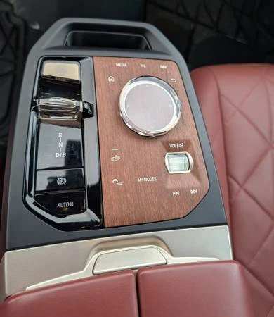 2023 BMW I20 iX - Image 8 of 18