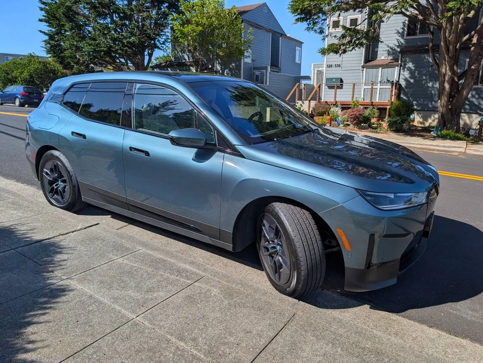 2023 BMW I20 iX - Image 3 of 12