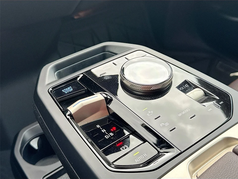 2023 BMW I20 iX - Image 17 of 21