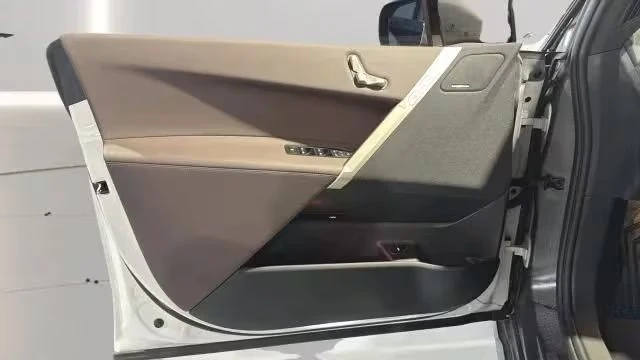 2023 BMW I20 iX - Image 9 of 18