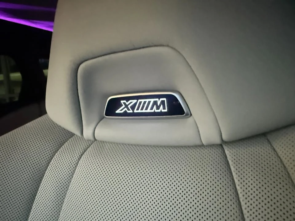 2023 BMW XM - Image 11 of 17