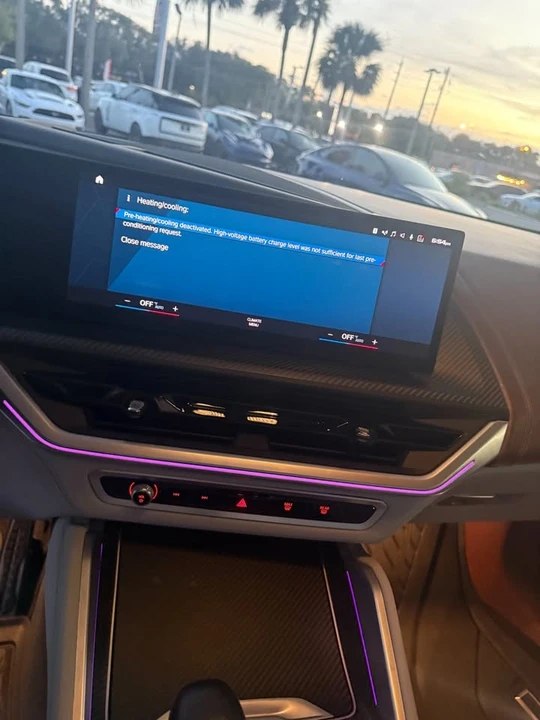 2023 BMW XM - Image 8 of 17