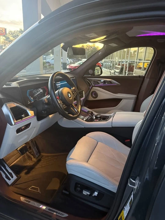 2023 BMW XM - Image 6 of 17