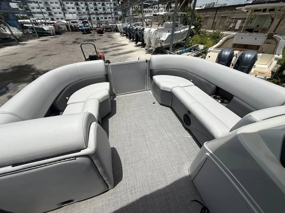2023 Bentley Continental - Image 6 of 10