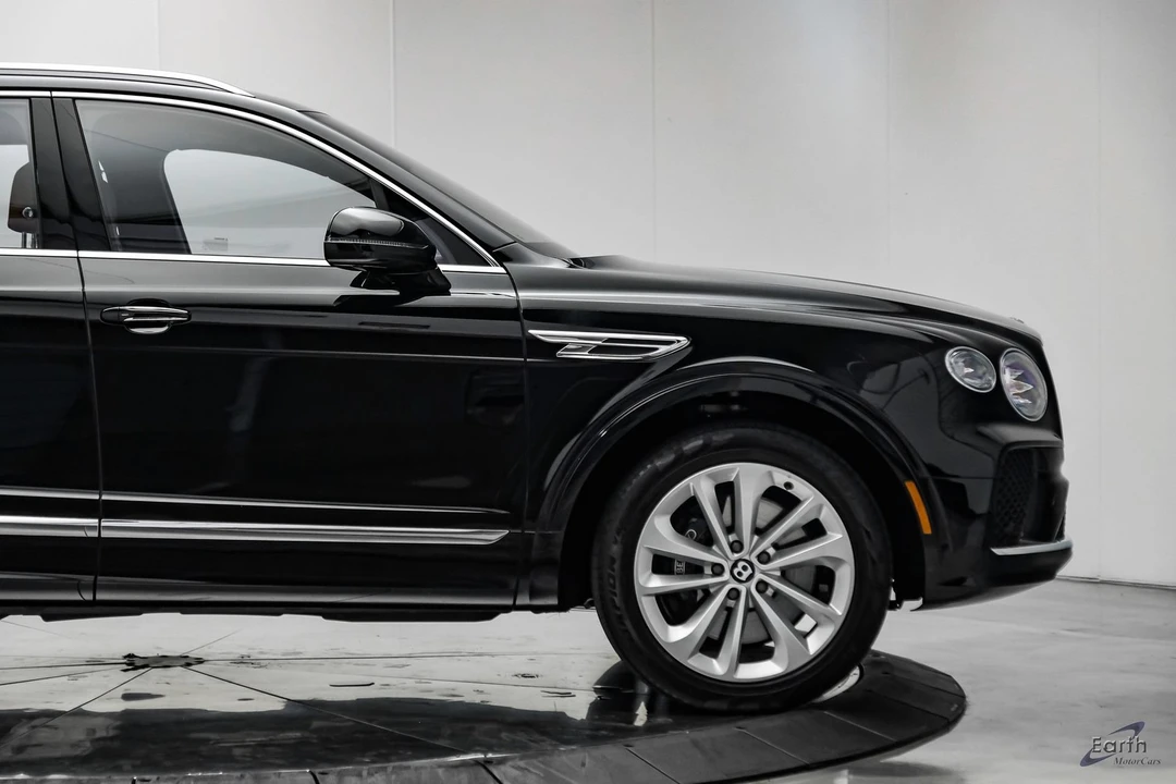 2023 Bentley Bentayga - Image 19 of 31