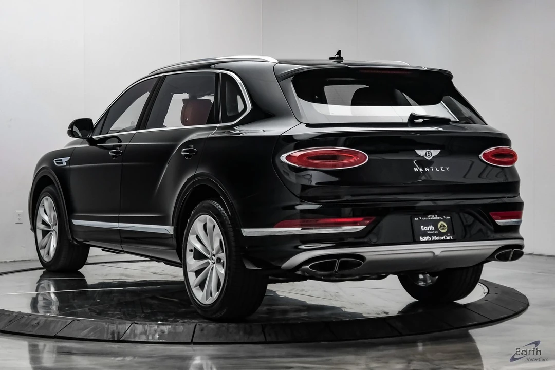 2023 Bentley Bentayga - Image 8 of 31
