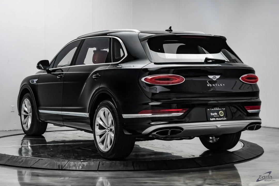 2023 Bentley Bentayga - Image 9 of 31