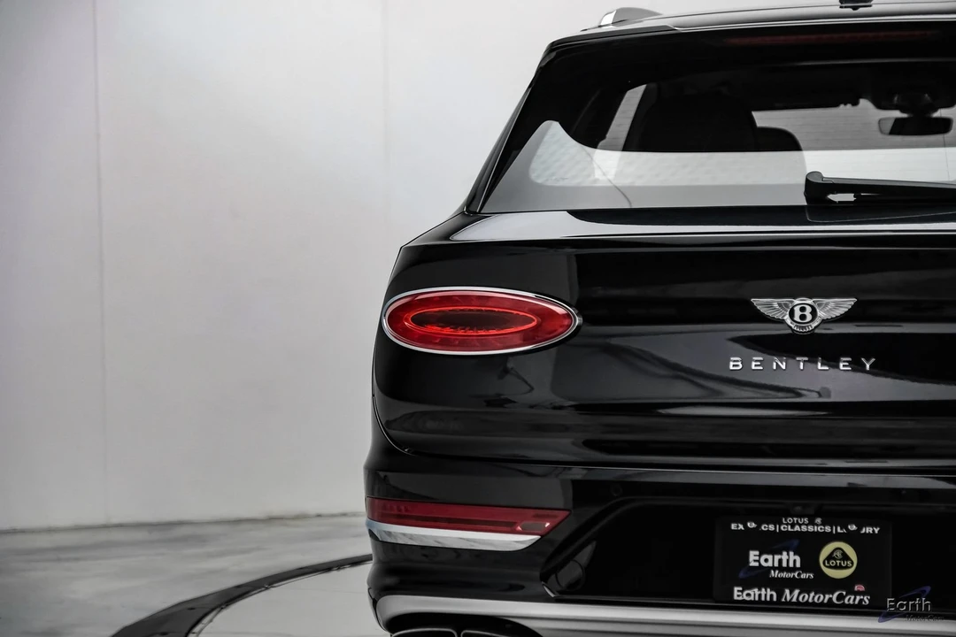 2023 Bentley Bentayga - Image 12 of 31