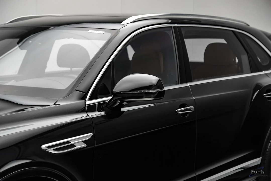 2023 Bentley Bentayga - Image 25 of 31