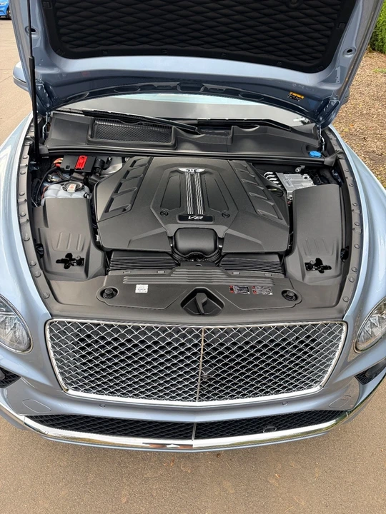 2023 Bentley Bentayga - Image 11 of 21