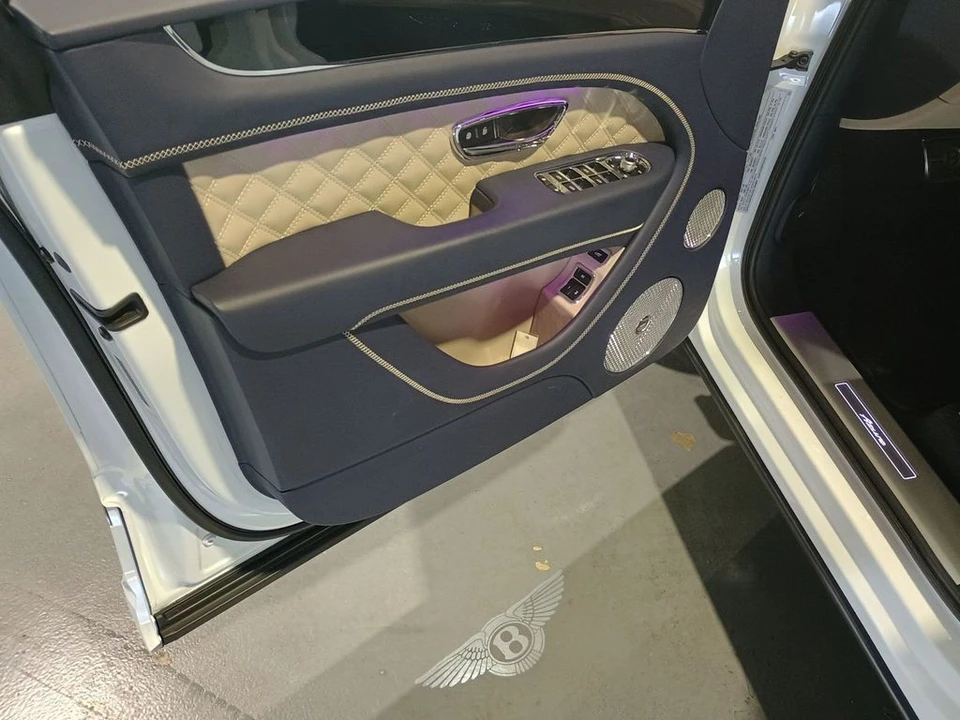 2023 Bentley Bentayga - Image 12 of 12