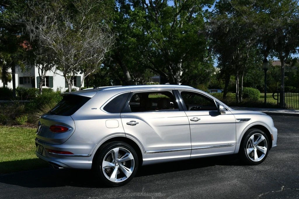 2023 Bentley Bentayga - Image 6 of 31