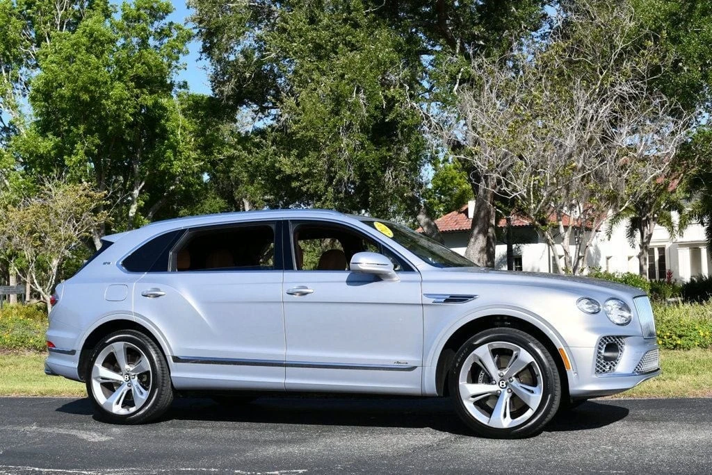 2023 Bentley Bentayga - Image 8 of 31