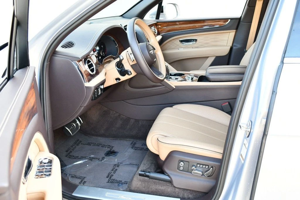 2023 Bentley Bentayga - Image 17 of 31