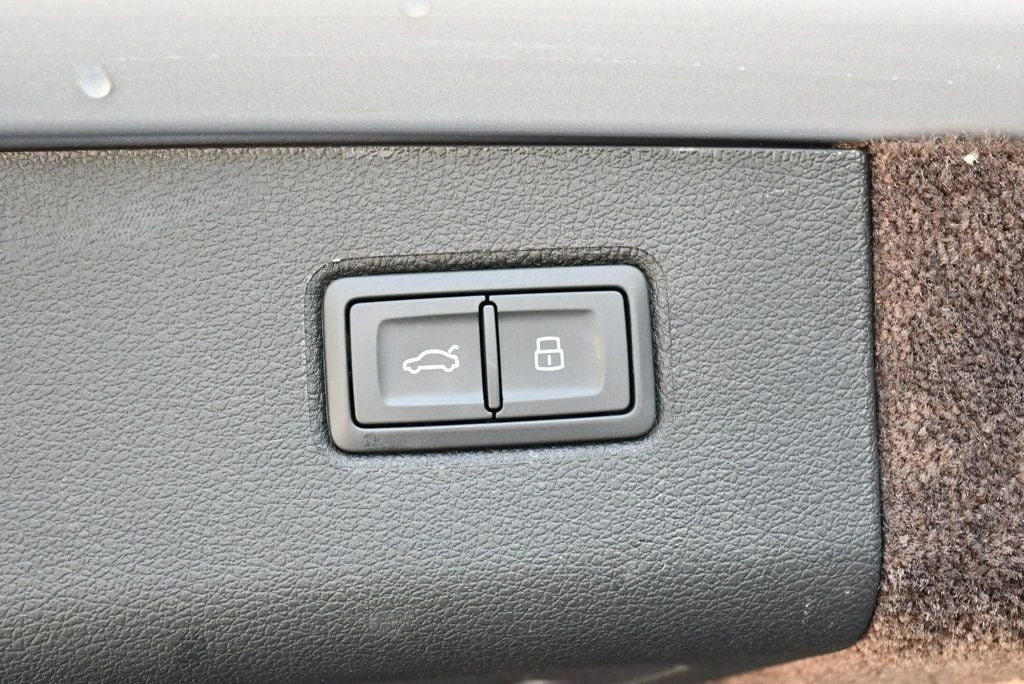 2023 Bentley Bentayga - Image 21 of 31