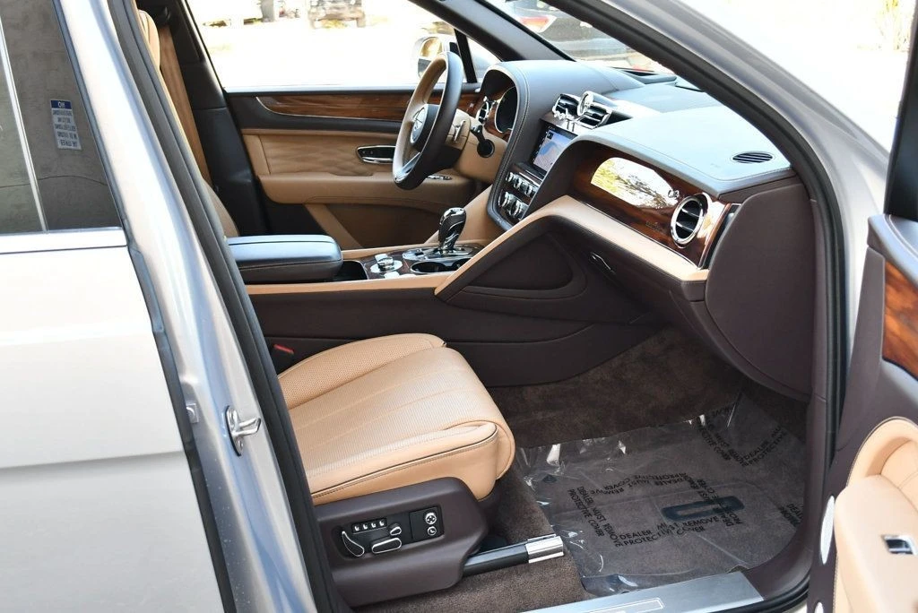 2023 Bentley Bentayga - Image 23 of 31